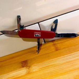 Marlboro Swiss Army Knife